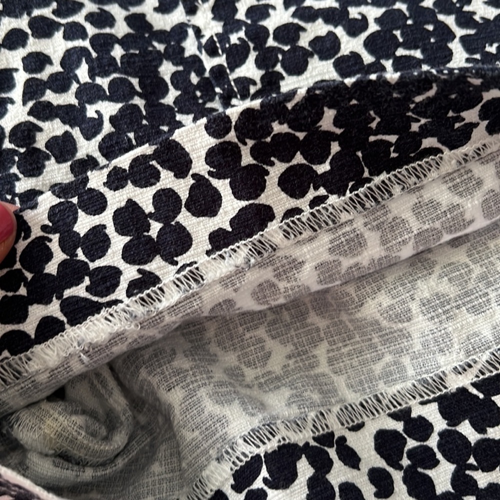 LOFT Navy Blue/White Textured Fabric Tie Belted High Rise Shorts, Size 2, EUC. - Picture 4 of 7